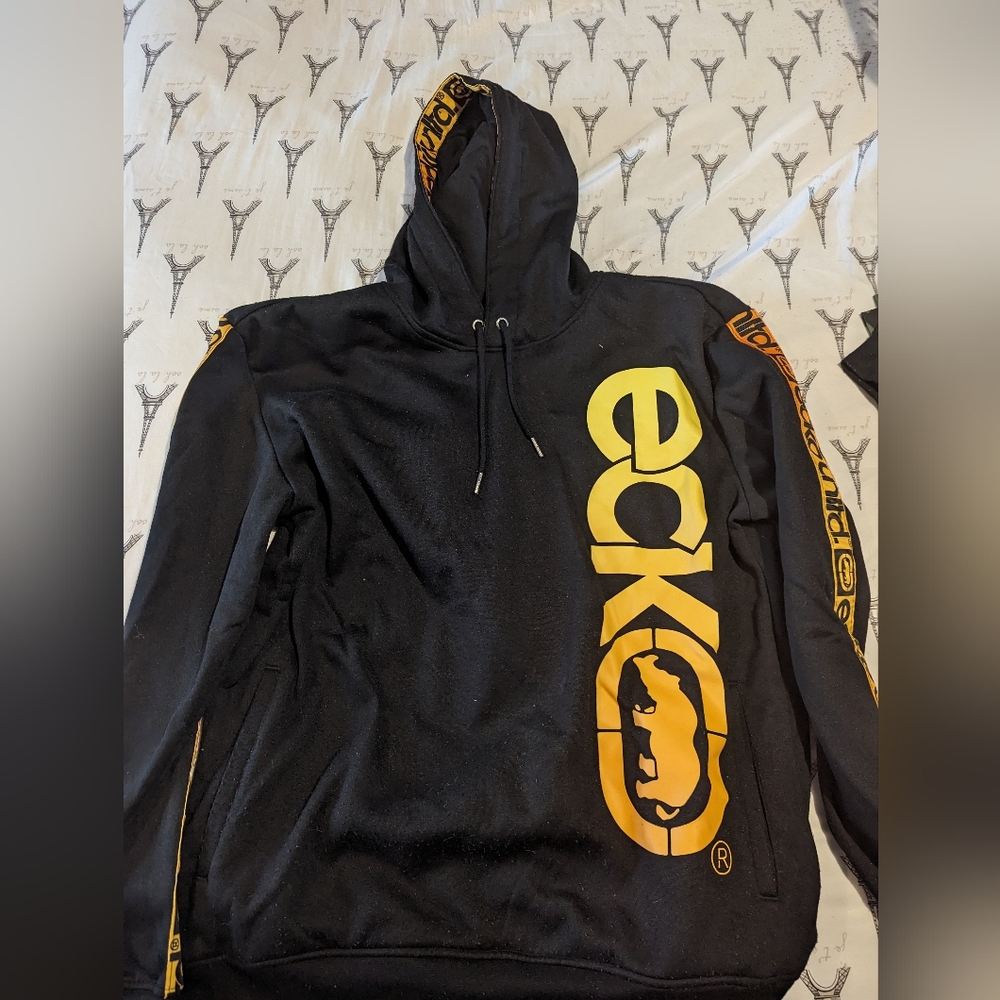 Ecko sweater